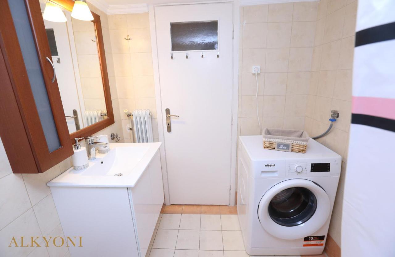 Melma Properties- Alkyoni Apartment By The Sea In ピレウス エクステリア 写真